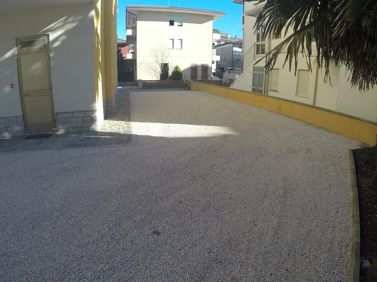 Residence Caorle Apartments - Agenzia Cocal Exterior foto